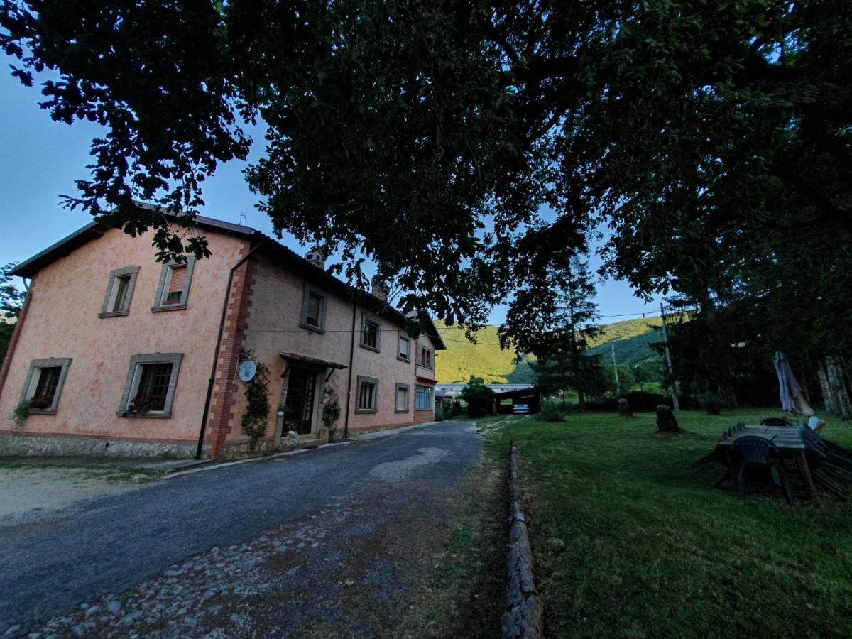 B&B Calecatine Rocca di Botte Buitenkant foto